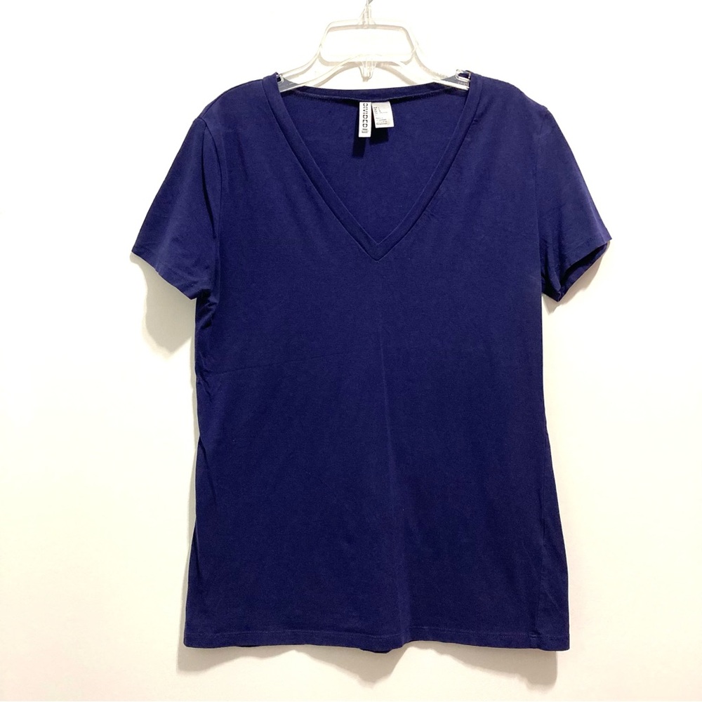 Divided by H&M Women’s Navy Blue V-neck Tee Shirt